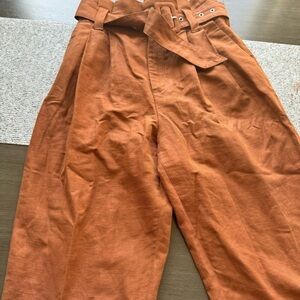 Zara paper bag pants in brown color